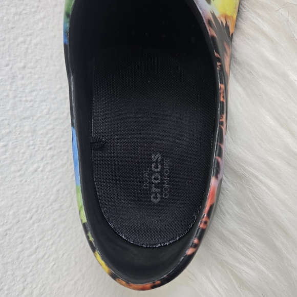 CROCS Neria Tie-Dye Clogs Women's 8 - Picture 4 of 4